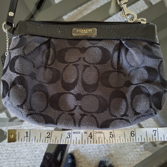 Coach Black Signature Wristlet - Picture 5 of 6